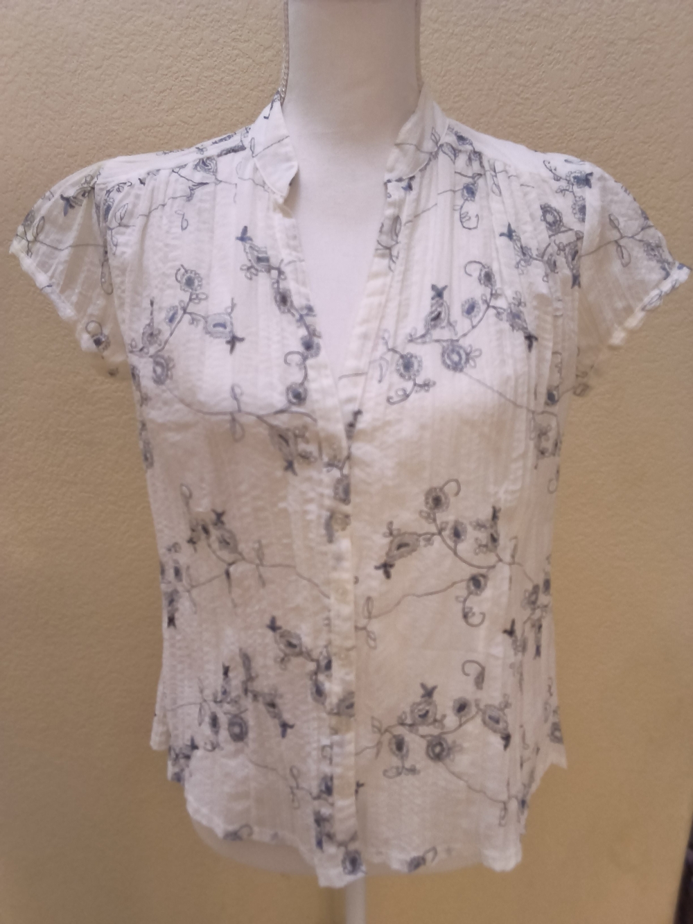 White Floral Short-Sleeve Button-Front Blouse